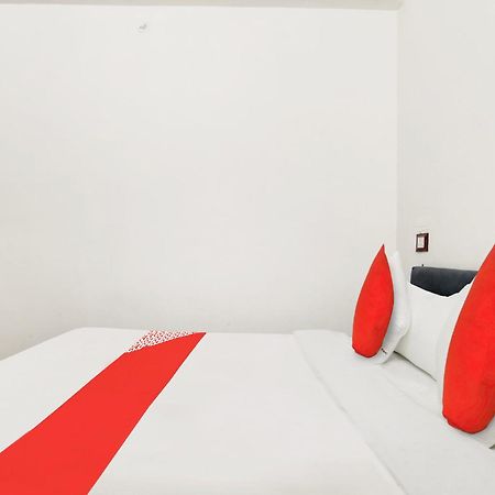 Oyo Flagship Hotel Shree United อินดอร์ ภายนอก รูปภาพ